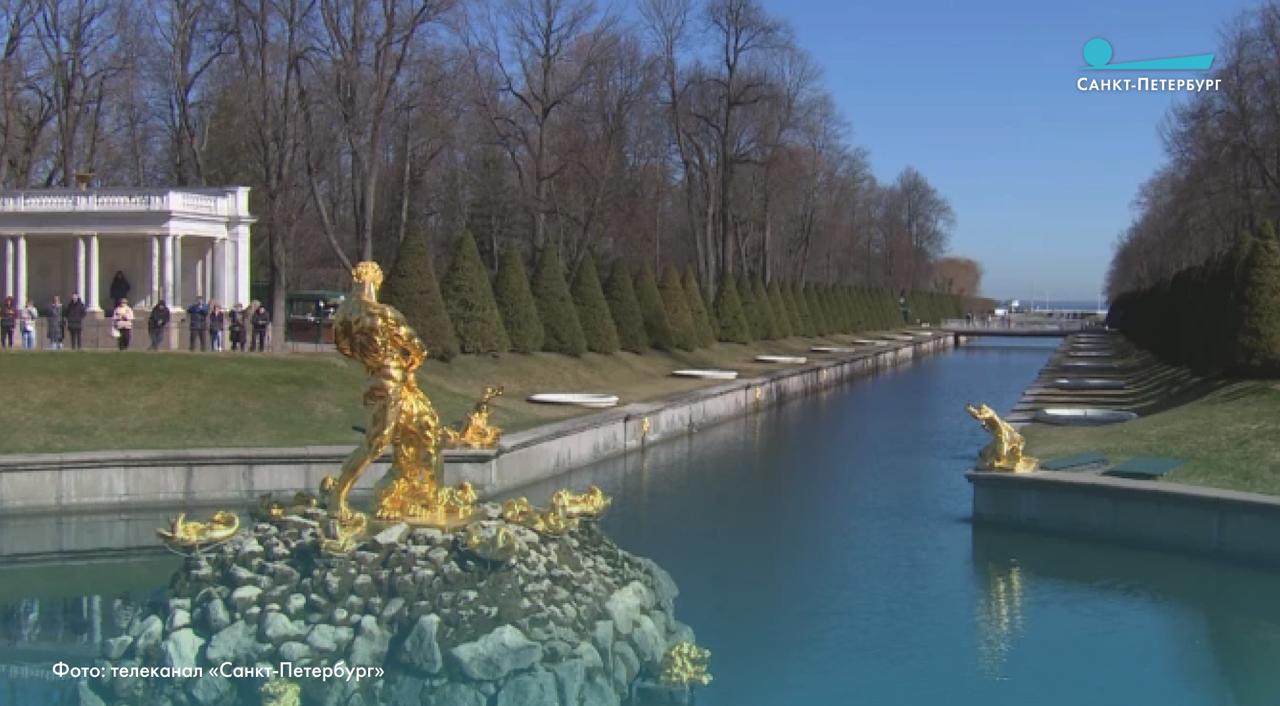 В Петергофе закрыли сезон фонтанов С 5 ноября музей заповедник переходит на зимний режим работы теперь вход в его парки будет бесплатным Расписание работы музеев и дворцов доступно на сайте ГМЗ Наши новости в Телеграм VК ОK MAX