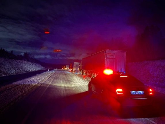 Движение автобусов и большегрузов ограничили на участке трассы в Иркутском районе Меры приняты в связи с ухудшением погодных условий Читать подробнее на сайте