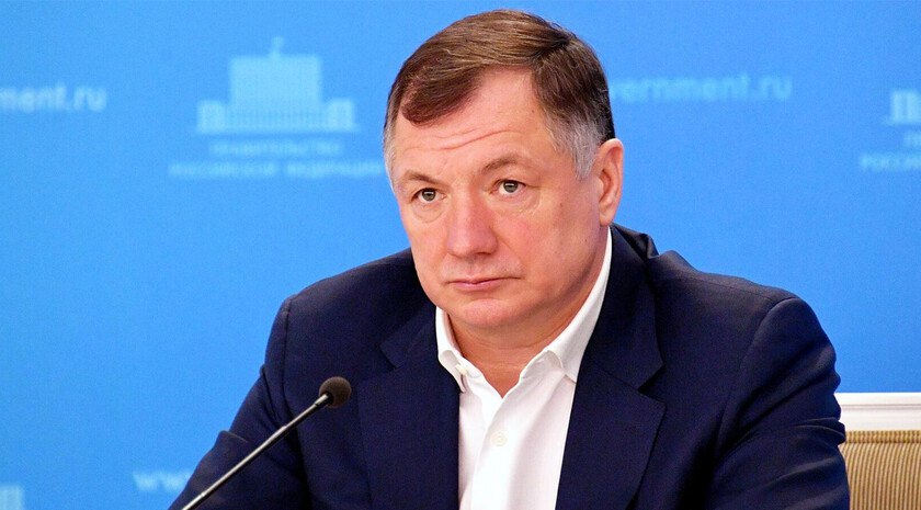 Хуснуллин: у бизнеса в исторических регионах прекрасные возможности для роста Вице-премьер РФ Марат Хуснуллин отметил большие возможности для роста экономик исторических регионов и призвал все российские компании развивать там свой бизнес. «У нас принято решение и закон о свободной экономической зоне, что дает дополнительные льготы. Сегодня уже более 300 участников заявилось в эту свободную экономическую зону. Пользуясь случаем, вообще всех коллег приглашаю вкладываться в Новороссию. Там прекрасные возможности для роста, нечего там бояться», — заявил он на заседании «Деловой России». Фото: Пресс-служба Правительства РФ , VK и ОК и читайте новости на нашем сайте