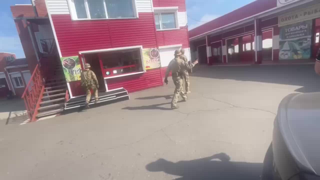 Военные следователи и полиция выявили уклонистов среди мигрантов в Хакасии и Воронеже