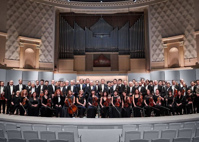 Российский национальный оркестр отправляется на Ближний Восток Коллектив под управлением Дмитрия Юровского 3 ноября выступит в Абу Даби в рамках Дней культуры России в Объединенных Арабских Эмиратах