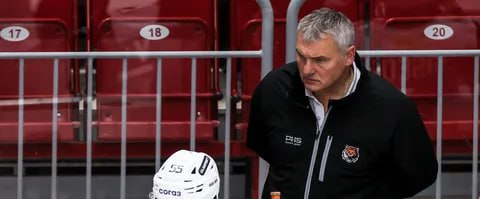 Вечерний Хабаровск Как ожидается Александр Гальченюк покинет Амур в самое ближайшее время Согласно сообщениям хоккейных инсайдеров Александр Гальченюк в ближайшее время официально покинет должность главного тренера хабаровского Амура Месяц назад под надуманным предлогом его отстранили от работы И без Гальченюка команда стала играть на порядок лучше vehernij habarovsk