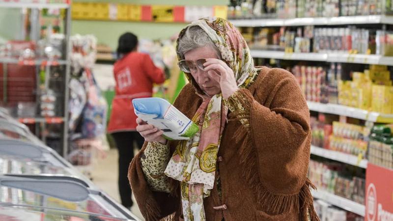 Более трети предпринимателей повысят цены из-за подорожания рекламы  Более 60% российских предпринимателей увеличили или планируют увеличить стоимость своих товаров и услуг из-за растущих расходов на рекламу, следует из опроса аналитического центра «Консоль.Про». Каждый пятый из тех, кто пока не повышал цены, хочет поднять их в несколько раз в ближайшее время. Эксперты полагают, что ситуацию на рынке могут усугубить планируемые поправки к федеральному закону «О рекламе», пишет forbes.ru.