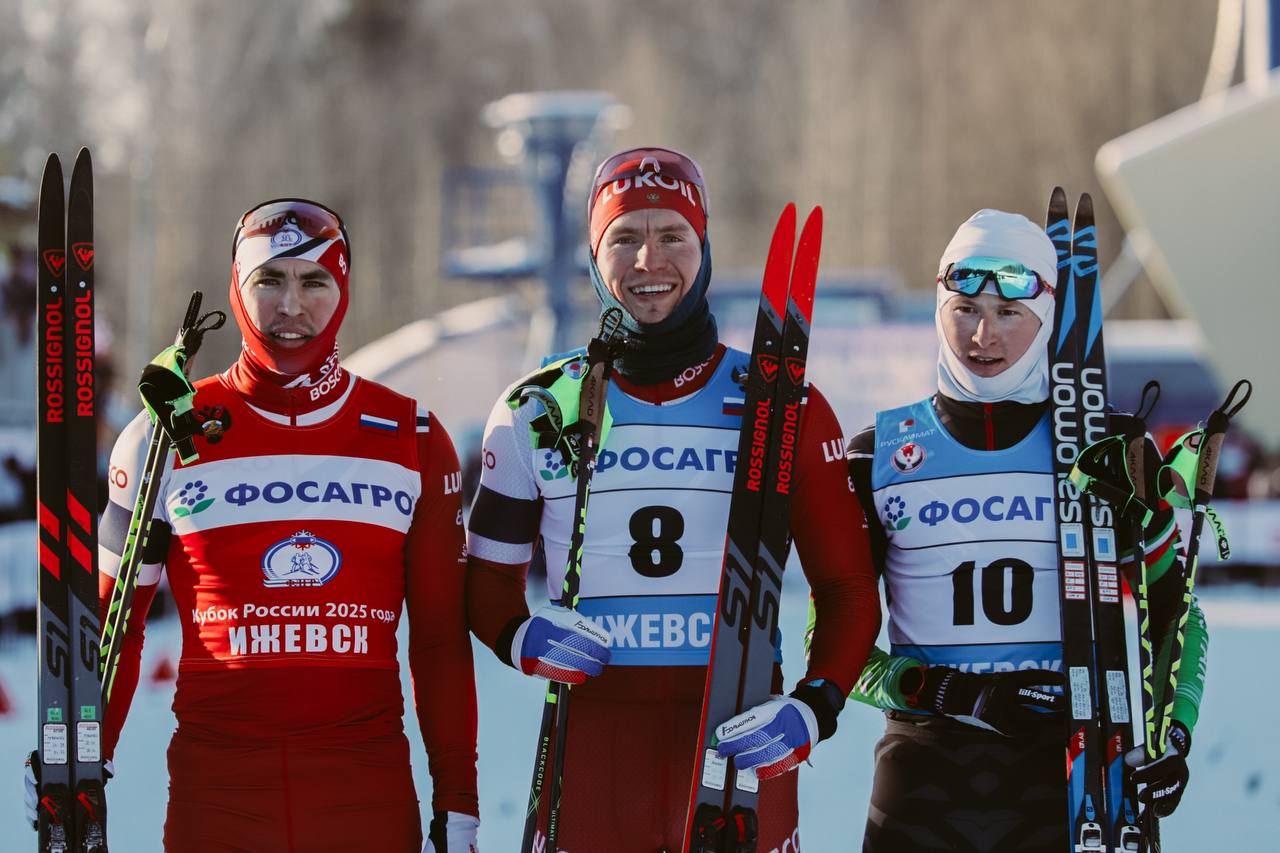 Александр Большунов одержал первую победу в сезоне!  Сан Саныч выиграл спринт на этапе КР в Ижевске.   — Александр Терентьев  — Денис Филимонов    У девушек золотую медаль завоевала Наталья Терентьева.   — Алена Баранова  — Анастасия Фалеева  #лыжныегонки