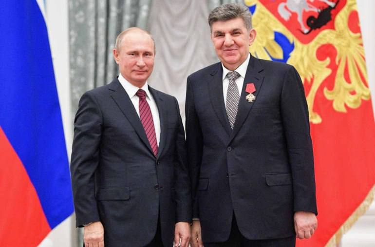 В интересах Армении быть с Россией, я могу перечислить 20 причин, по которым мы должны быть с Россией: об этом в интервью РИА «Новости»заявил президент Союза армян России Ара Абрамян.