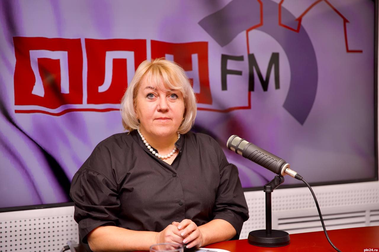 #СказаноНаПЛНFM Директор музея-заповедника «Изборск» Наталия Дубровская о фестивале «Исаборг»: «На фестиваль традиционно приедут около 200 участников из разных регионов России: Москвы, Санкт-Петербурга, Великого Новгорода, Мурманска, а также из Вологодской и Ленинградской областей. Кроме того, ожидается приезд клуба из Белоруссии, что придаст мероприятию международный статус. Программа фестиваля насыщенная, включает показательные сражения, бугурты, средневековое дефиле и танцы. Особое внимание будет уделено музыкальной программе с участием известных исполнителей. Фестиваль «Исаборг» — это не только историческая реконструкция, но и яркое культурное событие, которое привлекает множество зрителей и участников» Фестиваль «Исаборг» организуется при поддержке Псковского регионального отделения Российского военно-исторического общества. Информационными партнерами выступают Псковская Лента Новостей и «МК в Пскове».