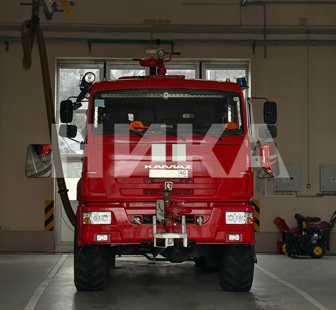 Напился и решил проверить скорость работы экстренных служб Мужчина позвонил на единую линию и рассказал об угрозе зданиям торгового центра и ЖД вокзала в Обнинске Полиция и экстренные службы оперативно явились по указанным адресам но ничего не обнаружили   Теперь жителю Обнинска грозит до 5 лет лишения свободы за сообщение ложной информации в дежурной диспетчерскую службу рассказали в УМВД России по Калужской области Подписывайтесь на наш канал в Максе