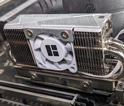 Первые PCI-Express 6.0 устройства могут появиться в конце 2025 года или в 2026 году — PCWorld PCI-SIG официально представила окончательные спецификации стандарта PCI-Express 7.0, но на массовом рынке компьютерных комплектующих по-прежнему нет даже видеокарт и твердотельных накопителей с поддержкой предыдущей версии, PCIe 6.0. Как заявили в PCWorld, первые подобные решения могут появиться в конце 2025 года или в 2026 году, хотя их широкого распространения и высокой доступности в ближайшее время ожидать не приходится. Читать далее