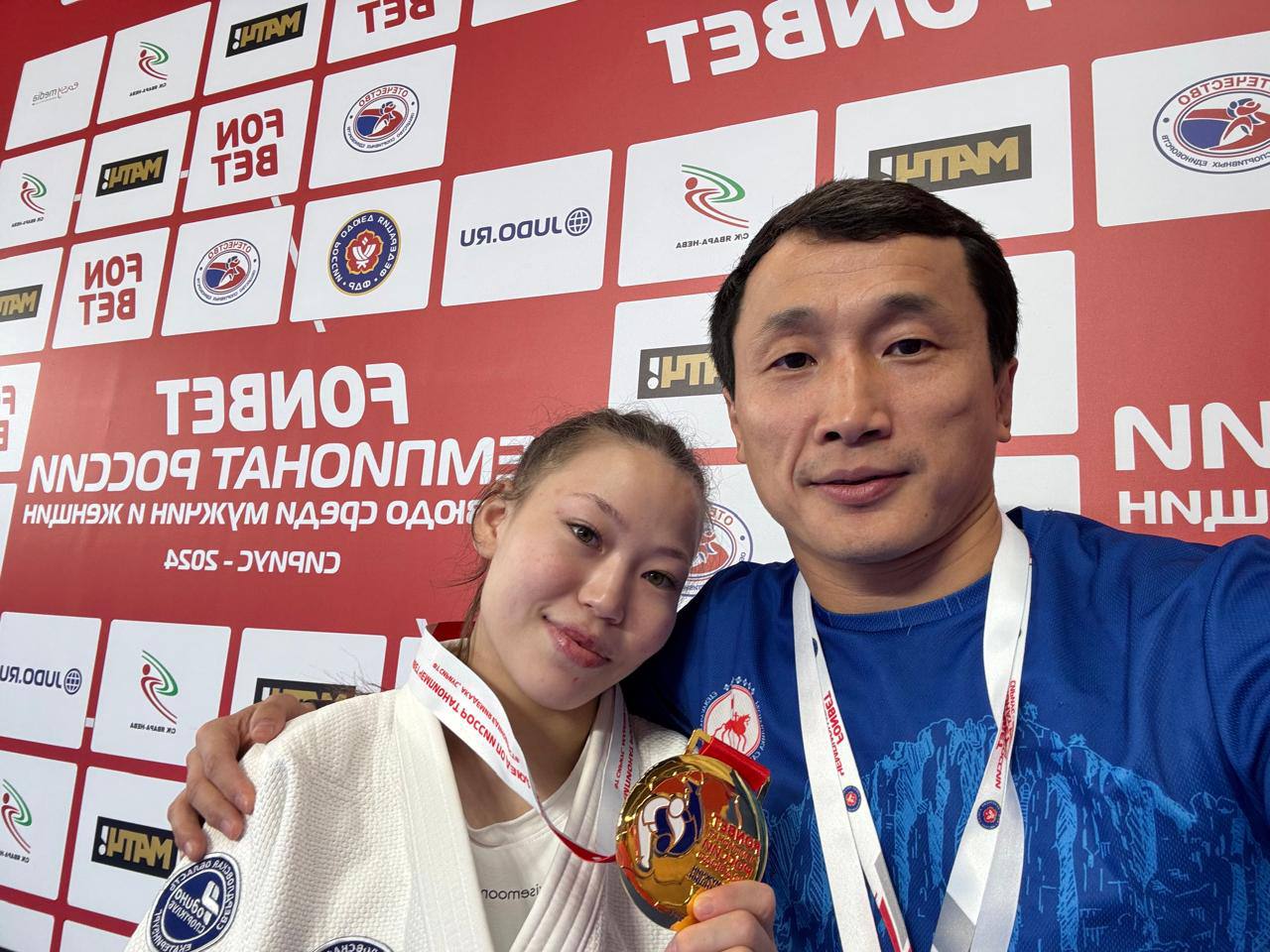 Якутянка Карина Ефимова выиграла чемпионат России по дзюдо  Спортсменка завоевала первую золотую медаль чемпионата России по дзюдо в весовой категории 52 килограмма.  «Все еще не понимаю, что стала чемпионкой страны. Очень рада, что удалось реализовать все задуманное. Сегодня делала, в основном, броски, которым не уделяю много времени на тренировках, а в финале просто рискнула, и это принесло результат», — приводятся слова Карины Ефимовой.