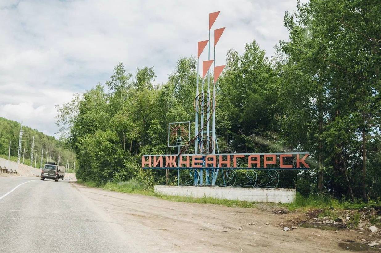 В Северо-Байкальском районе появится новая поликлиника В поселке Нижнеангарск идет строительство быстровозводимой модульной поликлиники площадью 992, 5 кв. м. На эти цели выделено 130 млн руб. из федерального бюджета по нацпроекту «Продолжительная и активная жизнь». «Это знаковое и долгожданное событие для нашего района. Национальные проекты здравоохранения позволяют нам улучшить качество медицинских услуг, обновлять оборудование и создавать более комфортные условия для наших пациентов», - отметила главный врач Нижнеангарской ЦРБ Галина Мешкова. Планируется создать оборудованные кабинеты, включая кабинет Школы здоровья, а также вход для граждан с ограниченными возможностями.