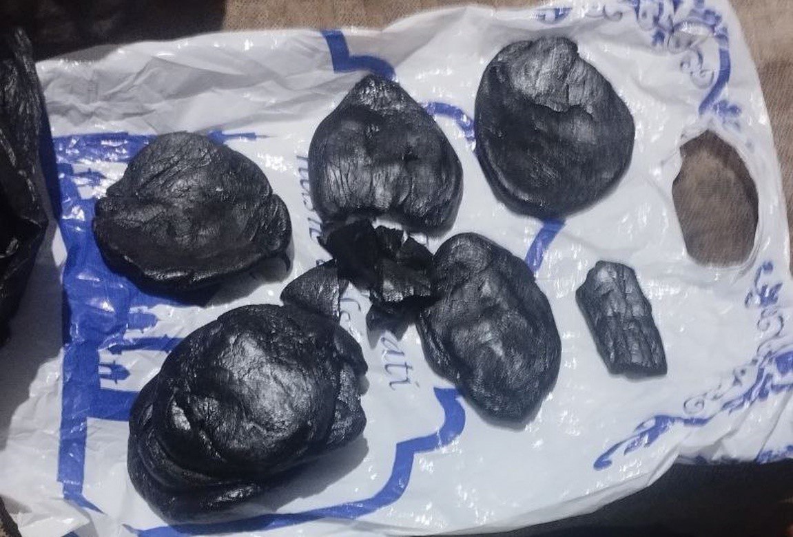 В Каракалпакстане задержали наркоторговцев с крупной партией опия   repost uz zapreshenka iz tadjikistana Подписывайтесь на Repost