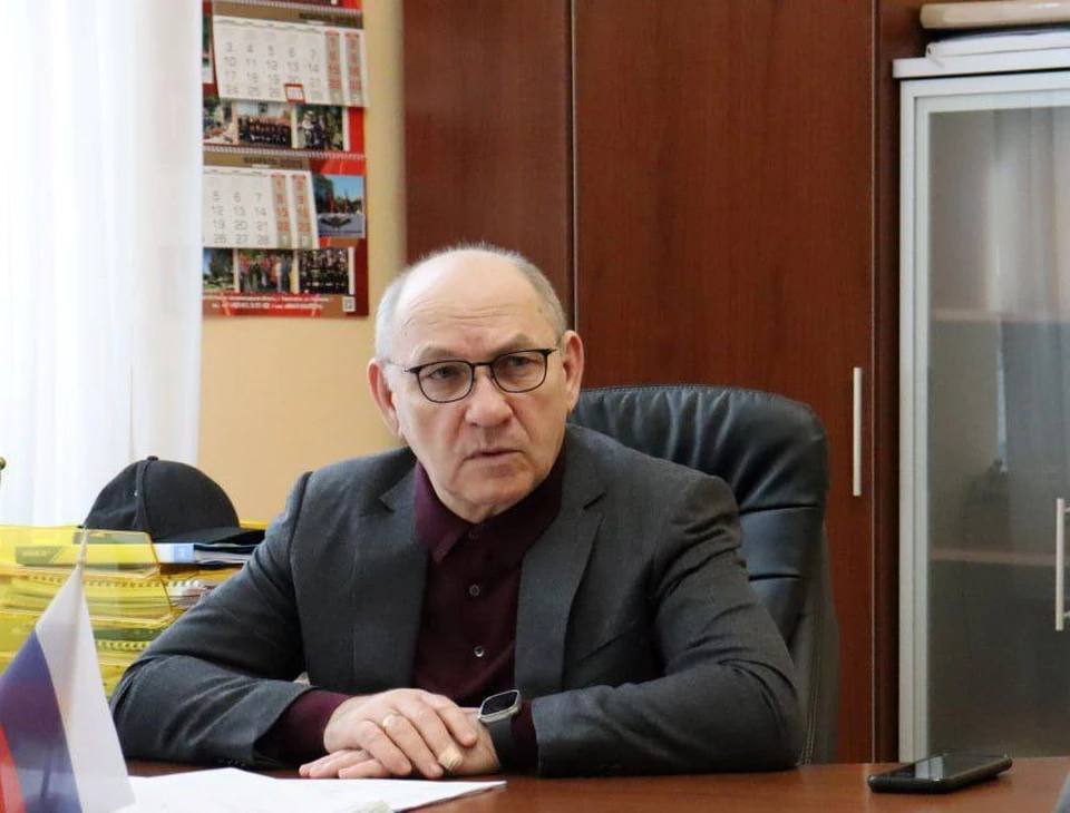 Глава Черняховского округа Сергей Булычёв объявил об отставке.  О своем решении сам политик сообщил через видеообращение в официальном телеграм-канале.  Ранее издание «Новый Калининград» со ссылкой на источники сообщало, что Булычёв рассматривается в качестве потенциального кандидата на должность вице-премьера регионального правительства.    Подписаться   Прислать новости