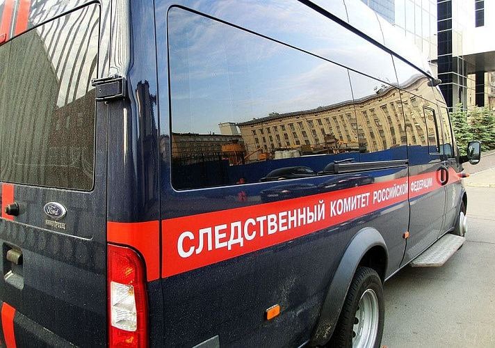 Мужчина до смерти избил сожительницу в День защитника Отечества в Белой Калитве   39-летнего мужчину подозревают в том, что он до смерти избил свою гражданскую жену. Женщина умерла через два дня после избиения.   Возбуждено уголовное дело.     Предложи нам новость