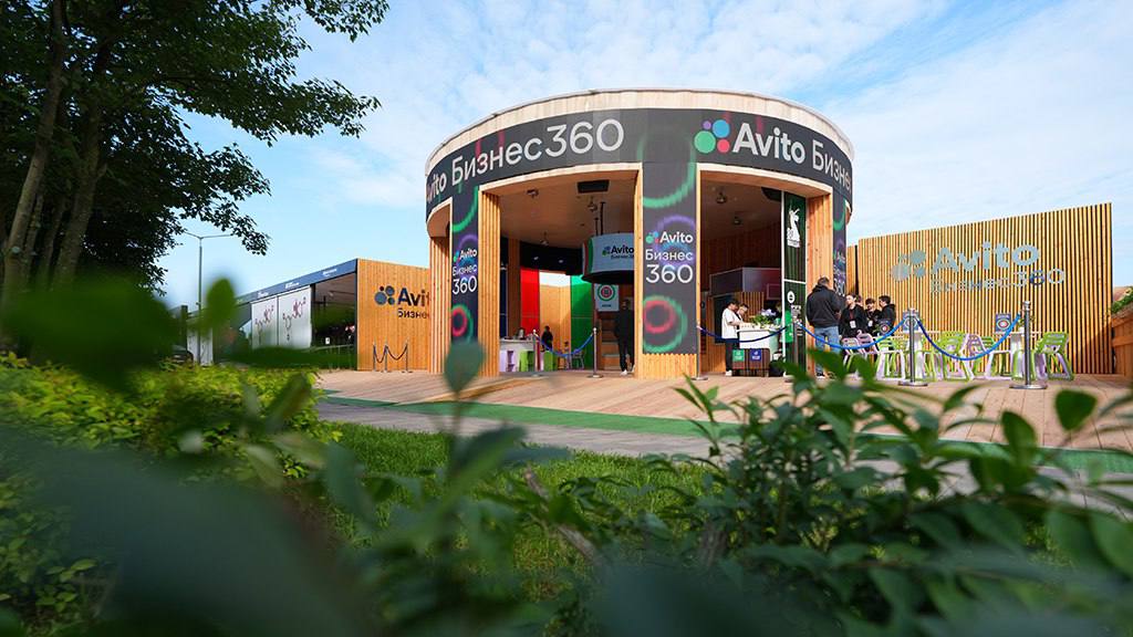 На ПМЭФ презентовали кафе для нетворкинга предпринимателей от «Авито» Кафе «Авито Бизнес 360» на ПМЭФ будет местом нетворкинга, общения и обучения с фокусом на представителей малого и среднего бизнеса, сообщили в компании. Также там пройдет ряд полезных паблик-токов для предпринимателей. Бизнес-кафе будет работать все дни ПМЭФ, при этом в нем состоится несколько прикладных лекториев для МСП. Подробнее читайте в материале «Ведомости. Город». Пресс-служба «Авито»