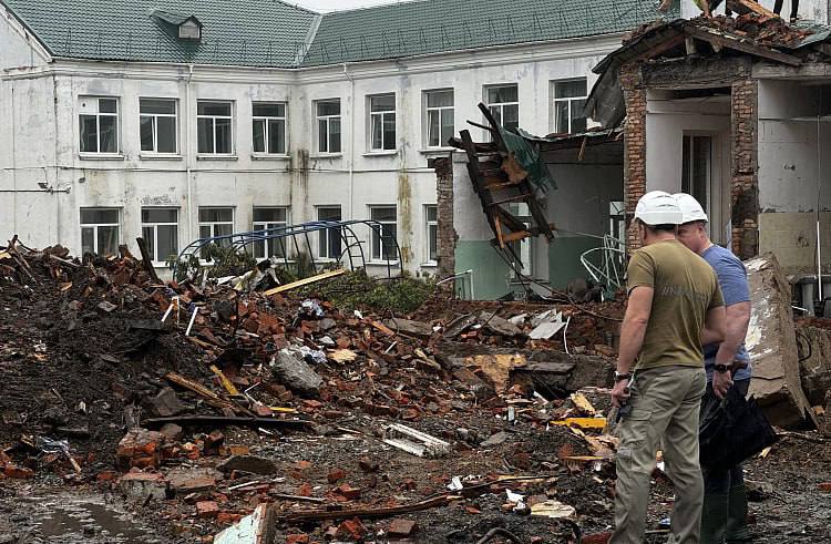  В Вольно-Надеждинском построят школу за 3,3 млрд рублей — подрядчиком стала «DNS Социо» «DNS Социо» приступит к строительству школы на 1,5 тыс. мест уже в мае. Завершить работы компания должна к осени 2029 года. Первоначальный подрядчик — ВАНК — утратил контракт. / Реклама СЕРТ НА 5000!