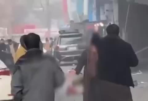 Сильный взрыв в Кабуле: пострадавшие и паника среди жителей