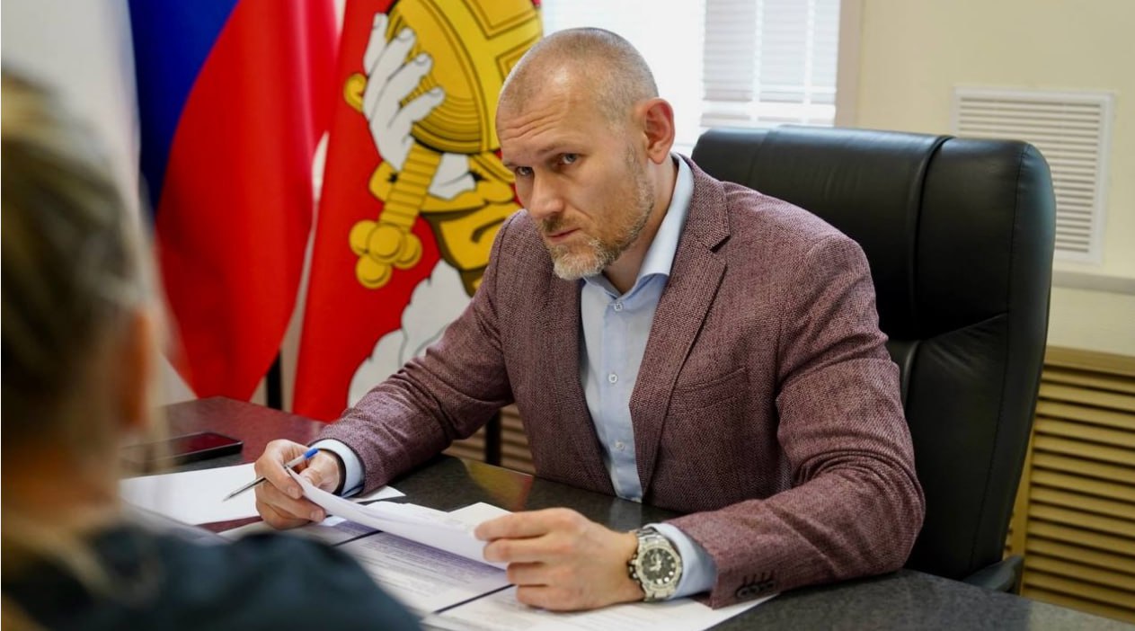 Андрей Накрошаев, экс-мэр Вологды перейдет на работу в региональные органы власти. Он будет назначен и.о. министра строительства Вологодской области.