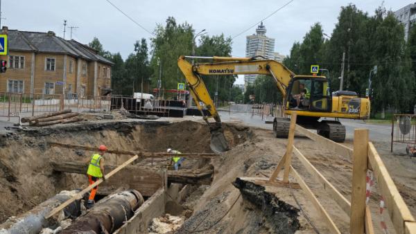 Глава Архангельска пригрозил штрафами ТГК-2 за развороченные улицы и срыв сроков Дмитрий Морев подвел итоги инспекции объектов теплоснабжения и озвучил длинный список претензий к ресурсоснабжающей организации. Горожанам пообещали реалистичные графики, а подрядчикам — штрафы за затянутые сроки.