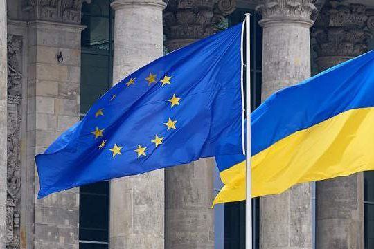 Еврокомиссия объявила о перечислении Украине около 6 млрд по кредитной линии G7 выделенной под доходы от российских активов сообщила Урсула фон дер Ляйен Кроме того Евросоюз обещает выделить Украине до конца года около 18 млрд кредитных средств которые будут погашаться за счёт доходов от замороженных российских активов в рамках совместного кредита G7 на 45 млрд Caucasian bureau