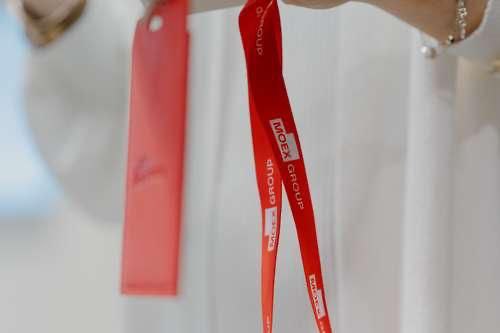 Объем торгов Мосбиржи в январе вырос на 24 год к году Совокупный объем торгов на рынках Московской биржи в январе 2026 года по сравнению с январем 2025 года увеличился на 24 4 до 131 1 трлн рублей со 105 4 трлн рублей сообщается в пресс релизе биржи По сравнению с декабрем 2025 года объем торгов сократился на 32 6 со 194 4 трлн рублей moex trader book