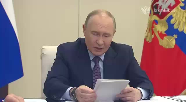 Путин предлагает учредить День языков народов России
