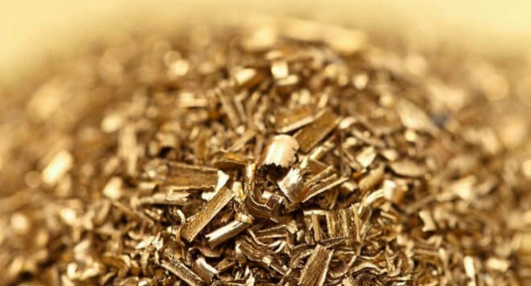 Нулевую пошлину на ввоз в ЕАЭС отходов и лома драгметаллов продлили на три года Евразийская экономическая комиссия вводит нулевую ставку таможенной пошлины на ввоз в Евразийский экономический союз отходов и лома драгоценных металлов ТН ВЭД 7112 30 000 0 7112 91 000 0 7112 92 000 0 и 7112 99 000 0 Срок действия нулевой пошлины продлили на период по 31 декабря 2028 года ℹ Напомним в июне 2015 года ЕЭК установила нулевую ввозную пошлину для лома и отходов драгоценных металлов Её действие должно было закончиться 31 декабря 2025 года Ранее ставка составляла 15 Читайте также В ЕАЭС обнулили импортные пошлины на некоторые химикаты Пошлины на ввоз в ЕАЭС некоторых орехов семян и косточек обнулили на три года Logistan info Логистика Экономика