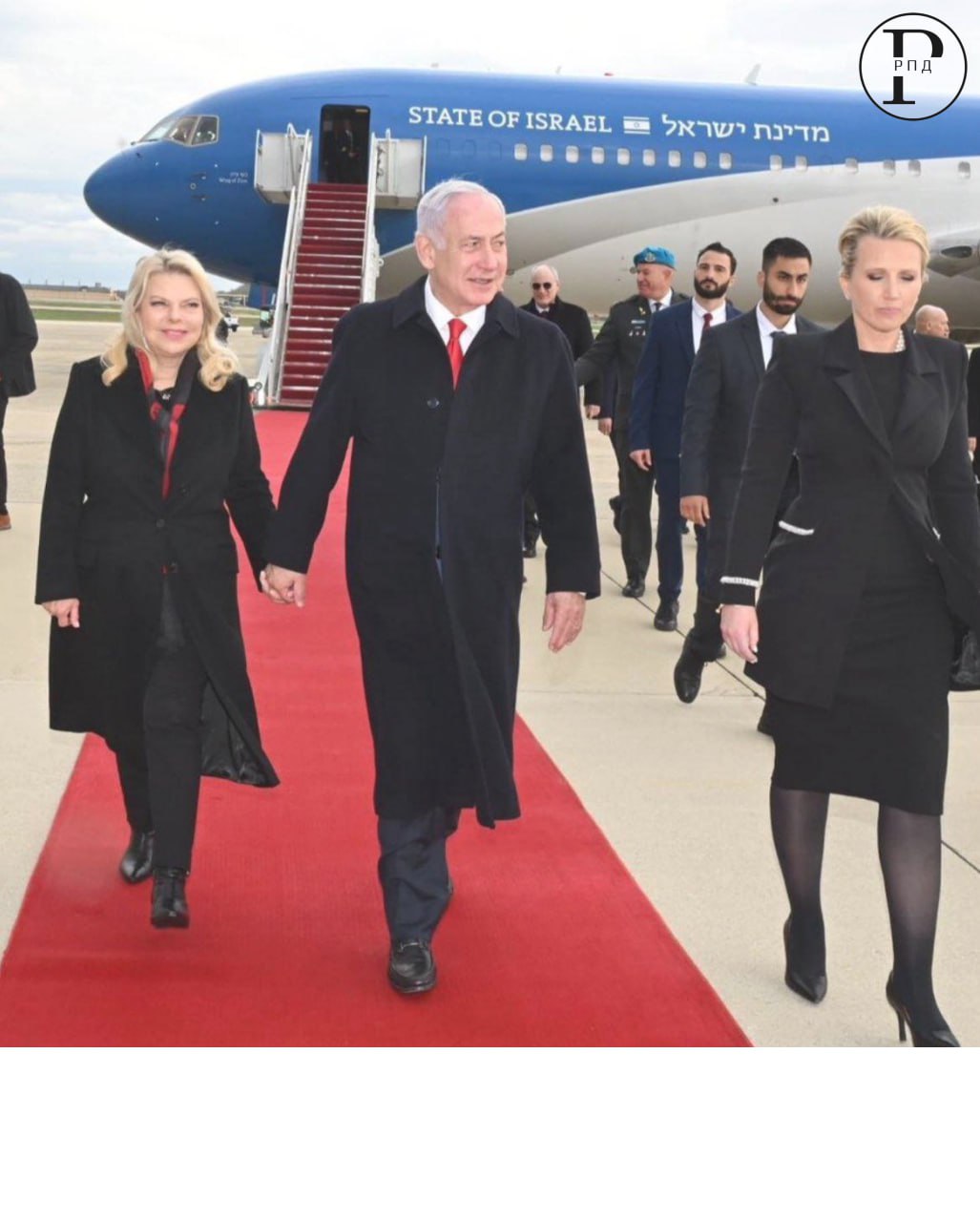 Премьер Израиля прибыл в Вашингтон, — The Times of Israel В течение двух дней Нетаньяху проведёт встречи с Трампом и американскими чиновниками. Ожидается, что основное внимание будет уделено продолжающейся войне в Газе, судьбе 59 заложников, находящихся в плену, а также новой тарифной политике США, согласно которой израильские товары облагаются пошлиной в размере 17 %.