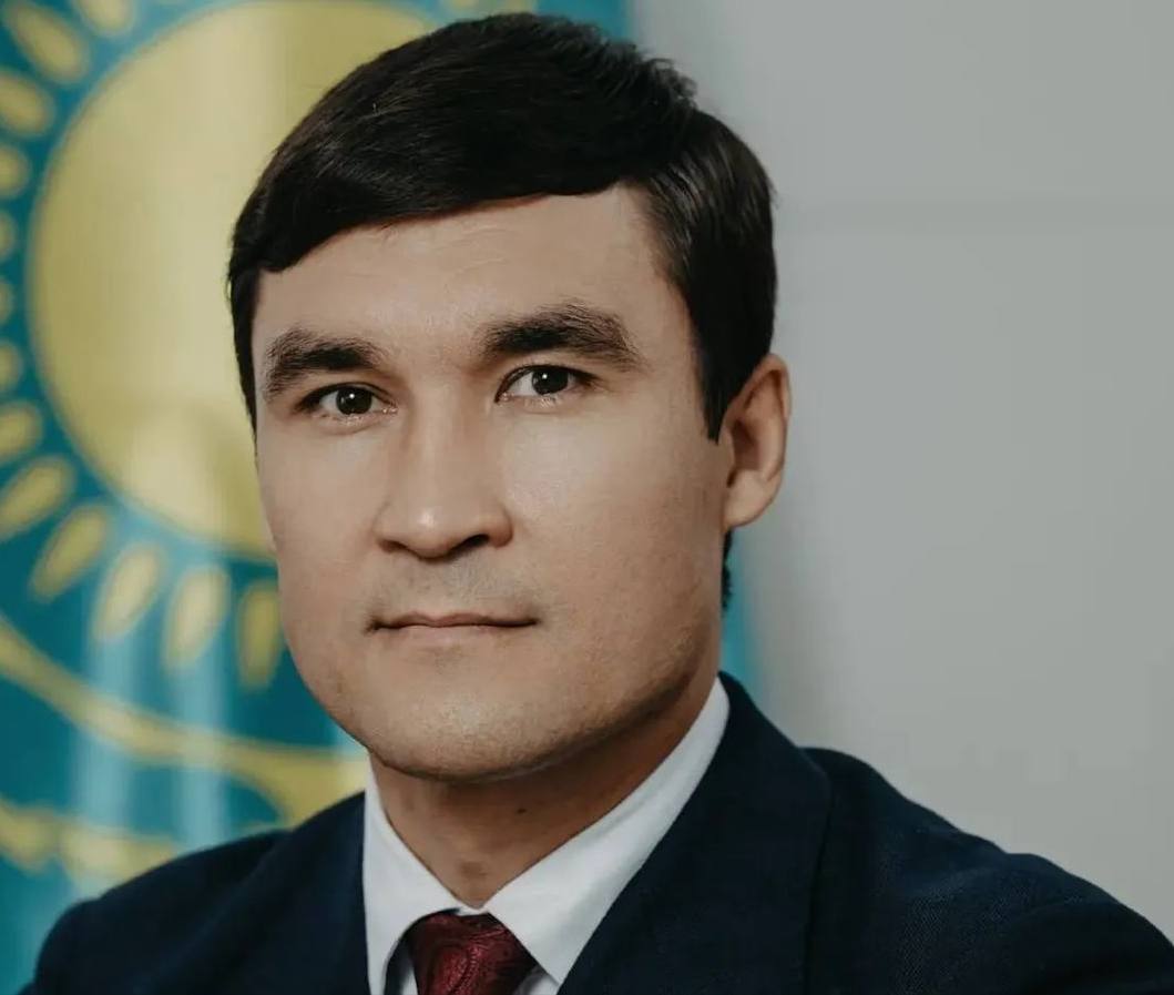Серик Сапиев назначен внештатным советником министра туризма и спорта Он будет координировать спортивный блок штаба по подготовке к летним XX Азиатским играм Игры пройдут с 19 сентября по 4 октября в городах Айти и Нагоя Япония В программу Азиады 2026 включён 41 вид спорта Даурен Есимханов судя по всему не будет заместителем боксера на новой должности