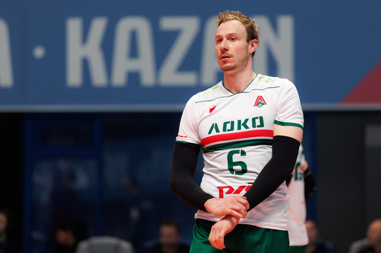 У волейболиста новосибирского Локомотива обнаружили рак Заболевание было выявлено у 33 летнего бельгийского доигровщика Сэма Деру в ходе планового обследования сообщает Telegram канал клуба Игроку предстоит пройти курс химиотерапии а его контракт продолжает действовать Здоровья Подписывайтесь на РИА Новости Спорт в MAX