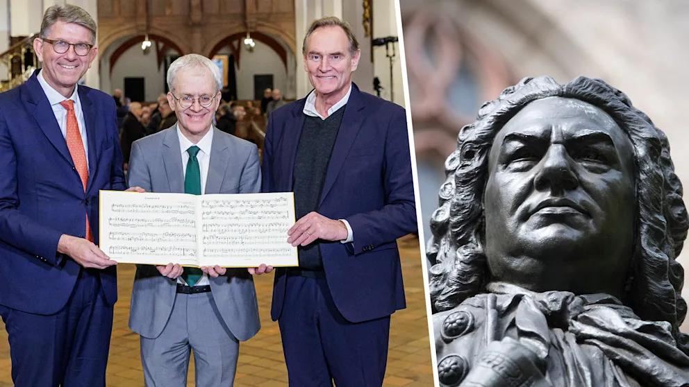 В Лейпциге нашли два неизвестных произведения Иоганна Себастьяна Баха их уже назвали музыкальной сенсацией В Германии впервые за два десятилетия обнаружены новые произведения Иоганна Себастьяна Баха По информации BILD специалисты Архива Баха в Лейпциге идентифицировали две органные пьесы как ранние работы композитора с вероятностью 99 9 заверил директор архива Петер Воллни Впервые произведения прозвучали 275 лет спустя после смерти Баха их исполнили в лейпцигской церкви Святого Фомы где музыкант долгие годы работал Тысячи поклонников по всему миру смотрели премьеру в прямом эфире Министр культуры Германии Вольфрам Ваймер назвал находку звездным часом для мира музыки и мировою сенсацией Рукописи были обнаружены еще в 1990 х годах но авторство долго оставалось неясным Лишь в прошлом году Петер Воллни установил что копии сделал малоизвестный ученик Баха Саломон Гюнтер Йон и связал их с ранним периодом композитора в Арнштадте где 18 летний Бах служил органистом BILD Russian