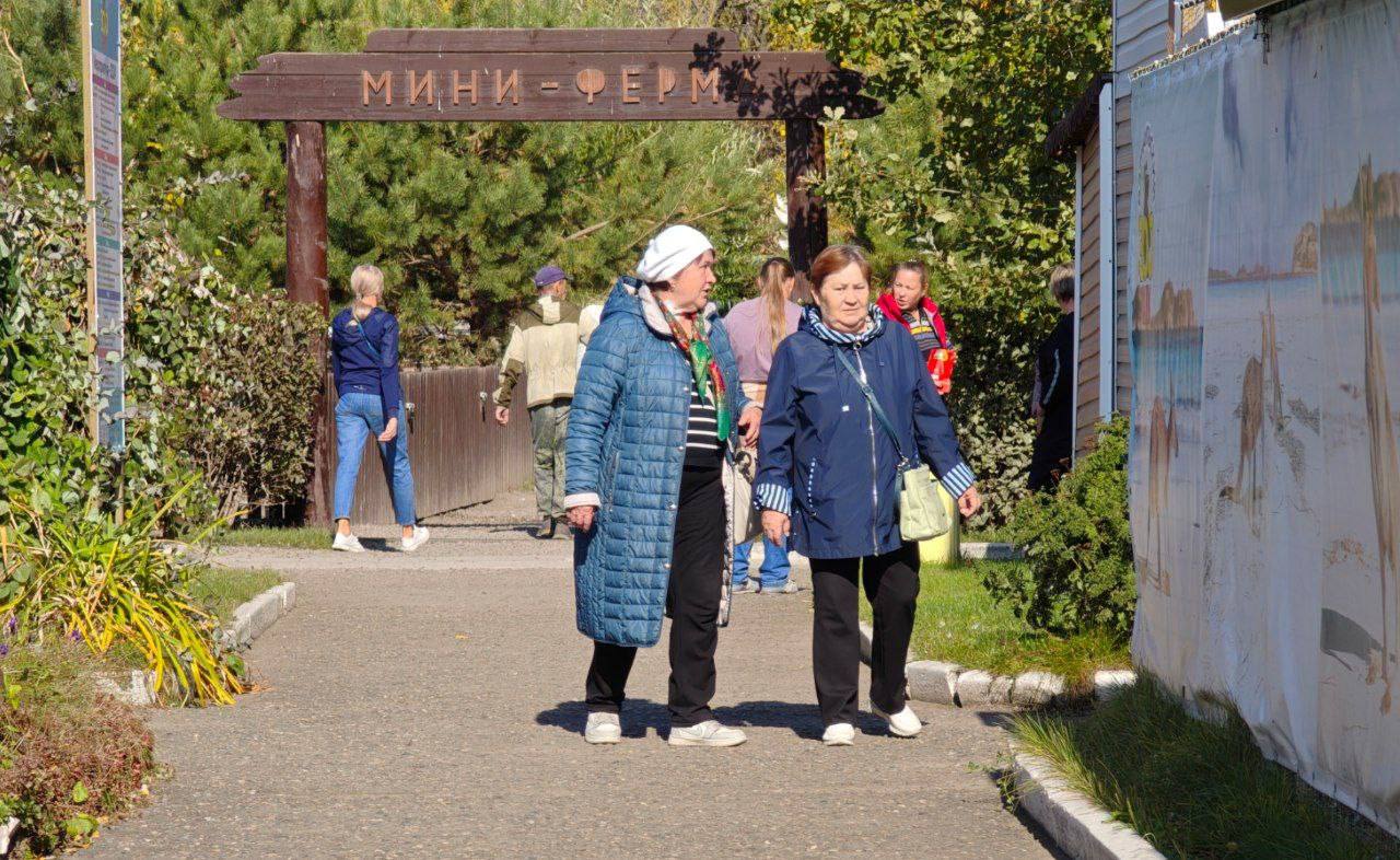 Барнаул 1 Барнаульский зоопарк проведёт акцию для пенсионеров С 1 по 12 октября пенсионеры смогут бесплатно сходить в зоопарк Эта акция пройдёт в 10 раз Чтобы зайти нужно показать пенсионное удостоверение на входе Делитесь со своими близкими чтобы не забыть Подписаться Прислать новость