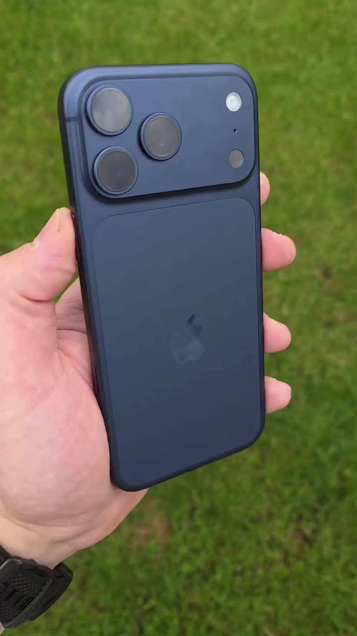 Apple рассматривает уход с рынка смартфонов из-за конкуренции с новым устройством
