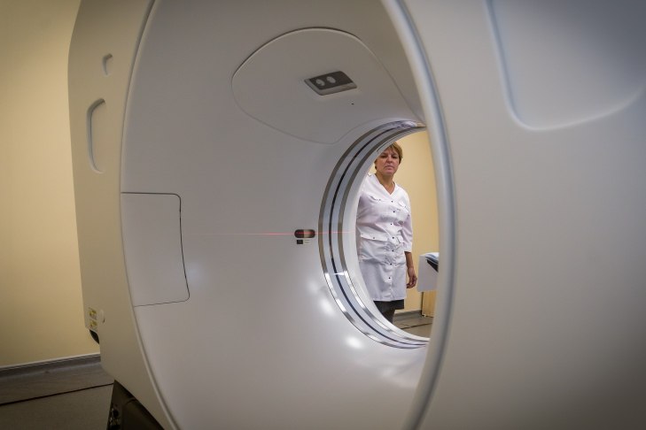 Бюджет фонда ОМС Новосибирской области вырастет до 77 млрд рублей Депутаты Законодательного собрания Новосибирской области утвердили бюджет Территориального фонда обязательного медицинского страхования ТФОМС на 2026 2028 годы Согласно документу объем финансирования регионального здравоохранения в 2026 году составит более 77 7 млрд рублей с перспективой ежегодного роста Подробнее ЭКОНОМИКА Подписаться на наш канал в MAX