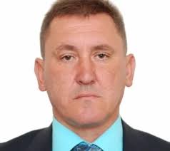 В Москве под разминирование попала Kia Optima, под которой был найден подозрительный предмет. По информации ВЧК-ОГПУ, автомобиль зарегистрирован на крымского депутата Виталия Десятника. Его имя с 2015 года числится в базе «Миротворца». На месте работают сапёры.