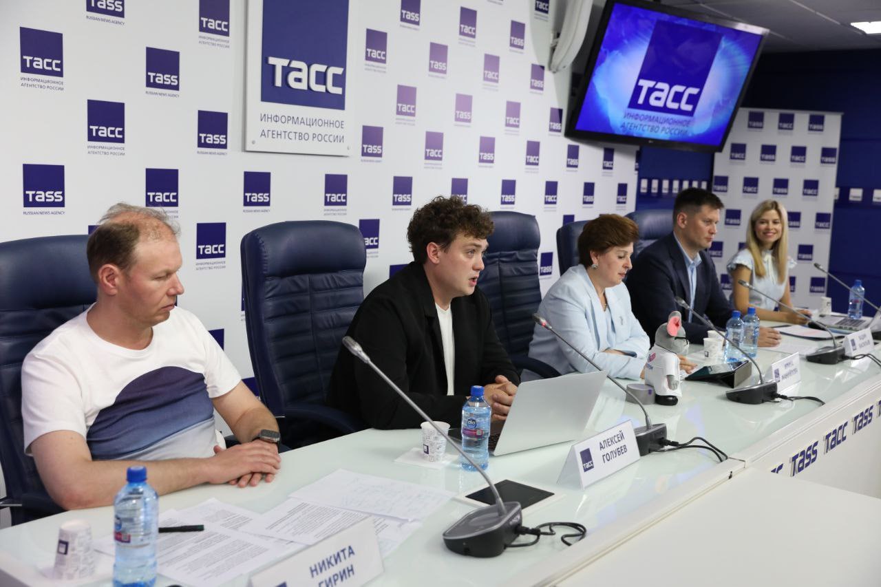Технопром: неделя науки и технологий Новосибирска   В ТАСС обсудили предстоящий ХII Международный форум технологического развития «Технопром-2025», который пройдет в Новосибирске с 27 по 30 августа.    Форум будет олицетворением принципа «Треугольника Лаврентьева», который «заточен» на объединение науки, образования и производства. Именно поэтому главной темой станет - «Наука, кадры, индустрия: ключевые факторы технологического лидерства».    В деловой программе форума - 7 отраслевых треков, отражающих национальные проекты технологического лидерства.   Подробнее на нашем сайте.  #новостиНОП    НОП - Научно-образовательная политика