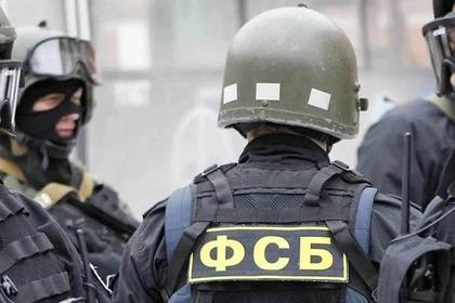 В ДНР пресекли незаконный сбыт пулемета 20-летним жителем Енакиево В Донецкой Народной Республике сотрудники УФСБ России по Южному военному округу пресекли незаконный сбыт пулемета Калашникова 20-летним жителем Енакиево. Об этом сообщили в пресс-службе Штаба обороны ДНР. По итогам судебного разбирательства, Енакиевский межрайонный суд признал Илью Курочкина виновным. Ему назначено наказание в виде лишения свободы сроком на три года условно, а также штрафа в размере 300 тысяч рублей, - рассказали в пресс-службе.