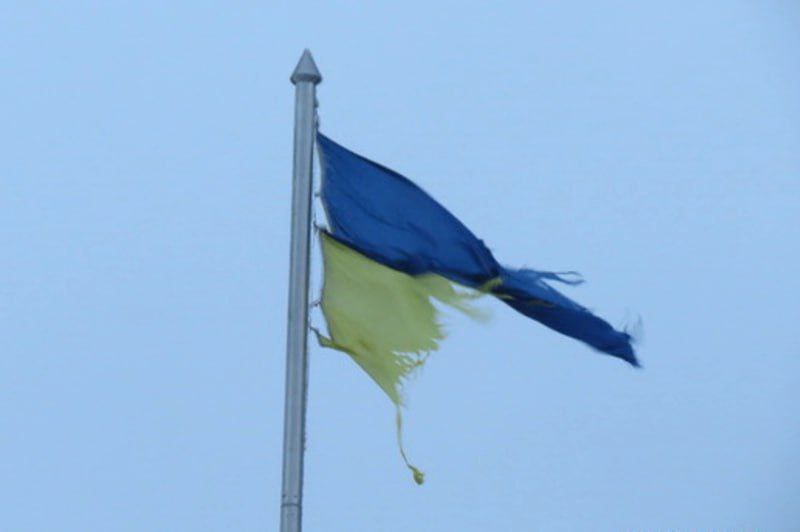 Всемирный банк оценил состояние украинской экономики В 1990 году Украина была второй крупнейшей экономикой в СССР – 395,1 млрд долларов по паритету покупательной способности. Это было всего втрое меньше российского ВВП – 1,2 трлн долларов. С того момента украинская экономика выросла в номинальном выражении всего в 1,7 раза — по итогам прошлого года она составила 656,5 млрд долларов. От России показатель отстает в 11 раз. Для примера, даже Молдавия, у которой в 2024 году был самый маленький ВВП среди государств бывшего СССР, за это время нарастила экономику в 2,2 раза.