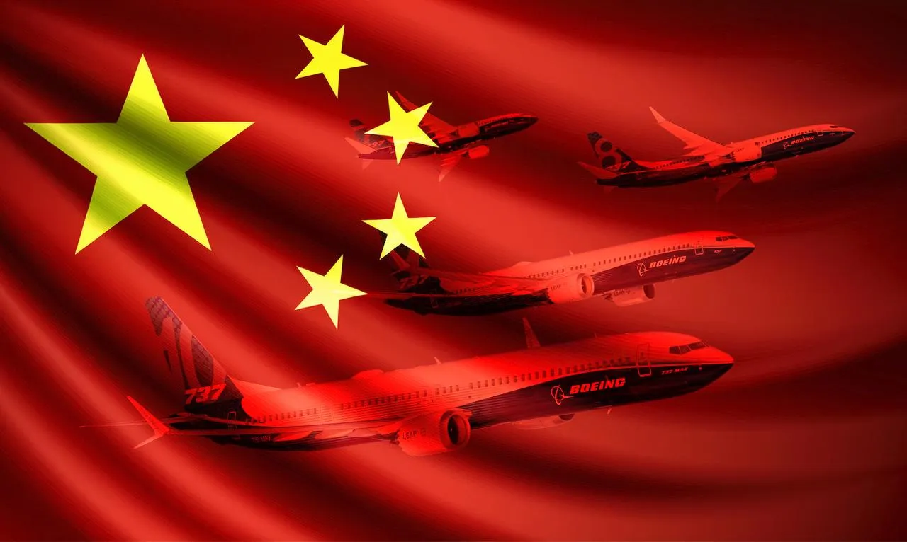 Не 500 а 200 а хотели всего 150 Трамп сообщил о заказе Китаем самолётов у Boeing В ходе переговоров в Пекине 14 15 мая 2026 года стороны договорились что Китай приобретёт 200 самолётов у Boeing Об этом президент США Дональд Трамп заявил в интервью телеканалу Fox News По его словам Boeing изначально рассчитывал на 150 воздушных судов Китай увеличил цифру до 200 Одна вещь на которую согласился президент Си он собирается заказать 200 самолётов Boeing рассчитывал на 150 сообщил 47 й президент США Ранее СМИ писали о возможном мегазаказе на 500 самолётов модели 737 MAX плюс около 100 широкофюзеляжных бортов В итоге по словам Трампа цифра составила 200 крупных самолётов Официального подтверждения от Boeing или китайской стороны пока не поступало стороны как правило не спешат с официальными объявлениями Генеральный директор Boeing Келли Ортберг находился в Пекине в составе американской делегации Ещё месяц назад он заявлял аналитикам Это большая цифра но всё на 100 зависит от переговоров между США и Китаем Для Boeing это был бы первый крупный заказ из Китая почти за десятилетие Китай остаётся одним из крупнейших авиационных рынков мира а возвращение крупных заказов из КНР способно существенно укрепить позиции компании в сегменте как узкофюзеляжных так и дальнемагистральных самолётов P S Предположительно 200 самолётов это всё же только 737 MAX без широкофюзеляжных лайнеров А вы как думаете    AviaNews в телеграм Запасной аэродром в MAX
