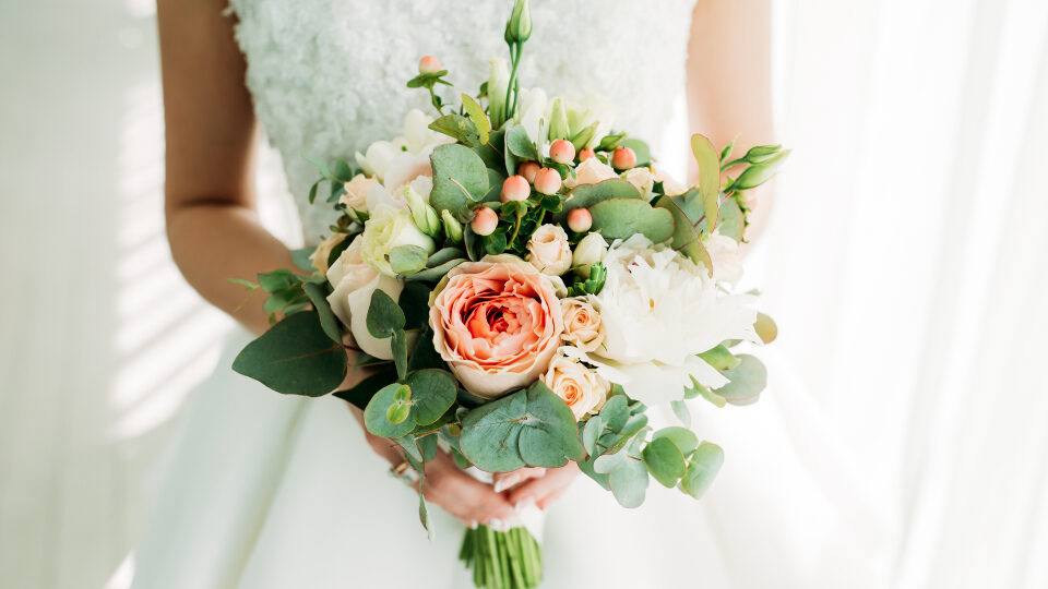 Только 60 московских невест берут фамилию мужа после брака В 3 6 пар жених берёт фамилию невесты столько же брачующихся берут двойную фамилию