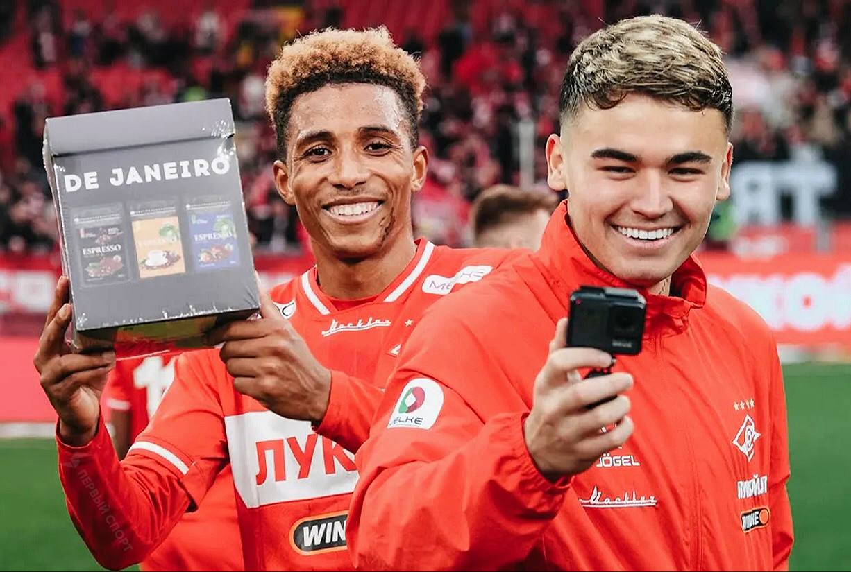 Спартак стал единственным клубом РПЛ за который ни разу не забили россияне за весь первый круг все 24 из 24 голов народной команды в 15 турах чемпионата России забили иностранные футболисты При этом у Локомотива россияне забили 30 голов из 31 у ЦСКА 22 из 26 у Зенита 17 из 29