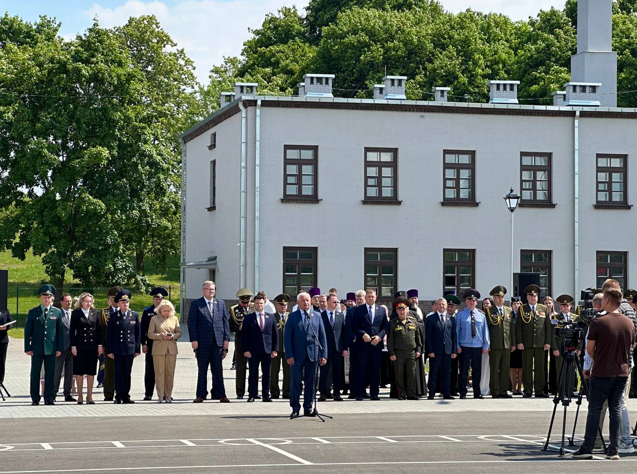 В Бресте открыли объекты 1-й очереди строительства  Республиканского центра патриотического воспитания молодежи   В мероприятии приняли участие глава области Пётр Пархомчик, председатель Брестского областного Совета депутатов Игорь Брилевич, председатель горисполкома Сергей Лободинский, помощник Министра обороны по идеологической работе в Вооруженных Силах – начальник главного управления идеологической работы Министерства обороны Леонид  Касинский, замминистра образования Екатерина Петруцкая.   #1регион    Больше новостей с