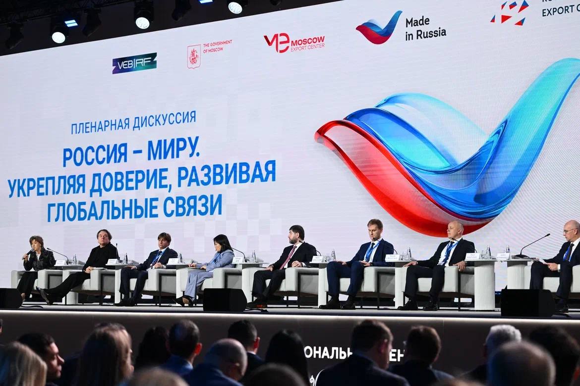Сделано в России теперь и на витрине Wildberries в Узбекистане Российский экспортный центр и Wildberries запускают в Узбекистане витрину с российской косметикой под национальным брендом Сделано в России На ней порядка 100 отечественных брендов от Krygina Cosmetics и Cha U Kao до Краснополянской косметики Это первая масштабная коллаборация российского маркетплейса в рамках программы Национальных магазинов Сделано в России Проект поможет не просто продавать товары а формировать устойчивый спрос на российскую косметику за рубежом и усиливать бренд страны Основатель Wildberries глава RWB Татьяна Ким Витрина российской косметики под национальным брендом Сделано в России это важный шаг в расширении экспортных возможностей отечественных производителей косметики а также стратегический вклад в продвижение российских продуктов на ключевых рынках Центральной Азии В рамках коллаборации РЭЦ выстроит системную коммуникационную поддержку сопровождая проект современной influence маркетинг кампанией с привлечением блогеров и лидеров мнений а также масштабной рекламной программой на узбекском рынке Глава РЭЦ Вероника Никишина Наш проект с Wildberries отражает стратегическую ориентацию РЭЦ на развитие экспортных и имиджевых проектов по продвижению российской индустрии красоты И это только начало только первая масштабная и системная коллаборация знаменующая новый этап в развитии онлайн экспорта российских товаров через отечественные цифровые платформы на пространстве СНГ И это только начало планируем запуск аналогичных проектов и в других странах СНГ