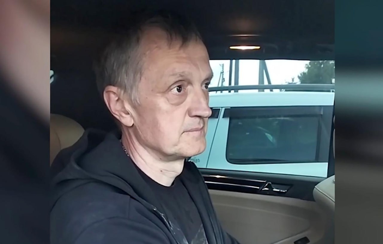 Суд Липецка вынес приговор скрывавшемуся экс чиновнику Минсельхоза Олегу Донских назначено наказание в виде 13 лет лишения свободы Его обвинили в мошенничестве в особо крупном размере совершённом группой лиц по предварительному сговору Также он незаконно хранил оружие уточнили в пресс службе прокуратуры Липецкой области Донских находился в розыске более 12 лет по делу о хищении свыше 2 млрд рублей В июне 2024 года в ФСБ сообщили о его задержании Фото ЦОС ФСБ РФ Подписаться на Говорит Москва Telegram VK MAX