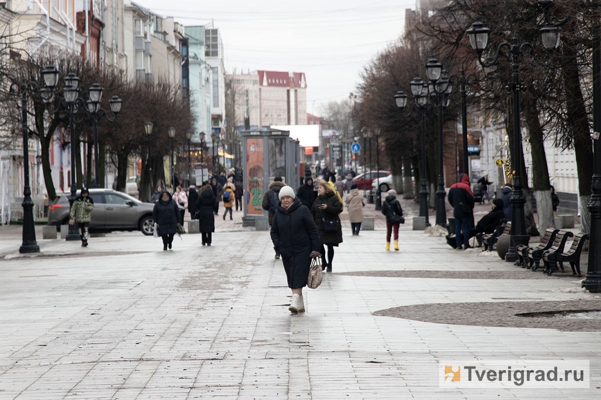 В Твери на минуту завоют сирены  Жителей просят соблюдать спокойствие. 5 марта в Тверской области будет проводиться проверка региональной автоматизированной системы централизованного оповещения населения с замещением телеэфира. Произойдет это с 10:43 до 10:44. Сигнал оповещения и информация по безопасности будут даны в эфире общероссийских теле- и радиоканалов с запуском электросирен, мощных акустических систем, громкоговорителей.  #система_оповещения_населения