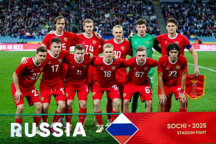 Сборная России продолжает падение в рейтинге ФИФА в первой версии 2026 года команда Валерия Карпина опустилась еще на три строчки заняв 36 е место Тем временем Марокко после успешного Кубка Африки ворвалось в топ 8 а лидером осталась Испания