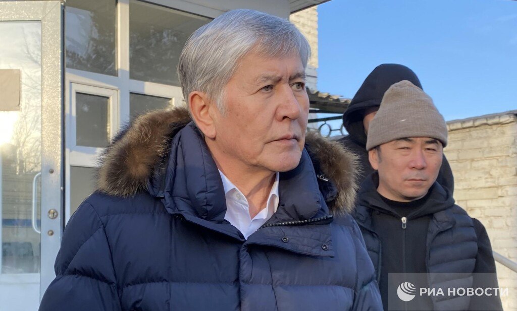 Суд в Киргизии заочно приговорил экс-президента Атамбаева к 11,5 годам лишения свободы с конфискацией имущества и лишением госнаград
