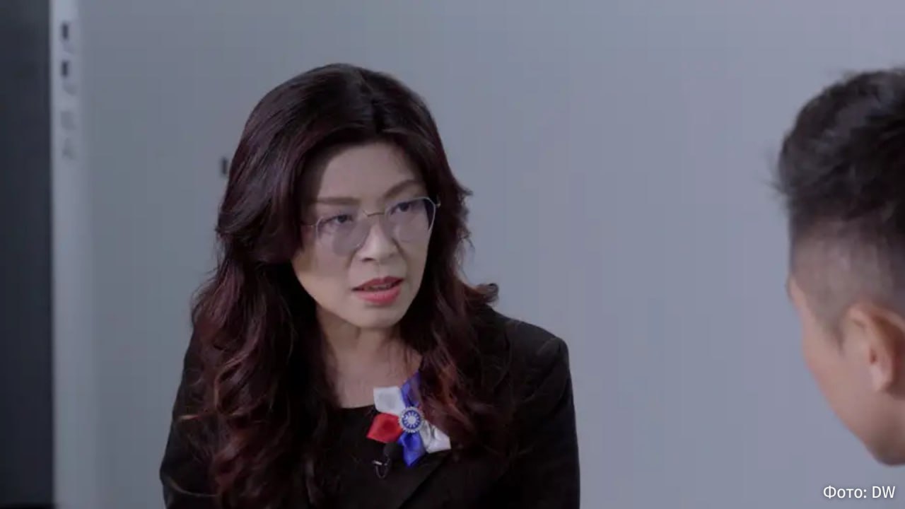 Лидер партии Гоминьдан на Тайване обвинила НАТО в конфликте на Украине Такое заявление Чжан Ливэнь сделала в интервью DW Ливэнь сказала что НАТО неоднократно нарушала свои обещания и расширялась на восток По ее словам если бы страны НАТО отказались от планов вступления Украины конфликта с РФ бы не было Лидер партии также отметила что Россия уже много лет демократизируется IZ RU в Telegram в MAX