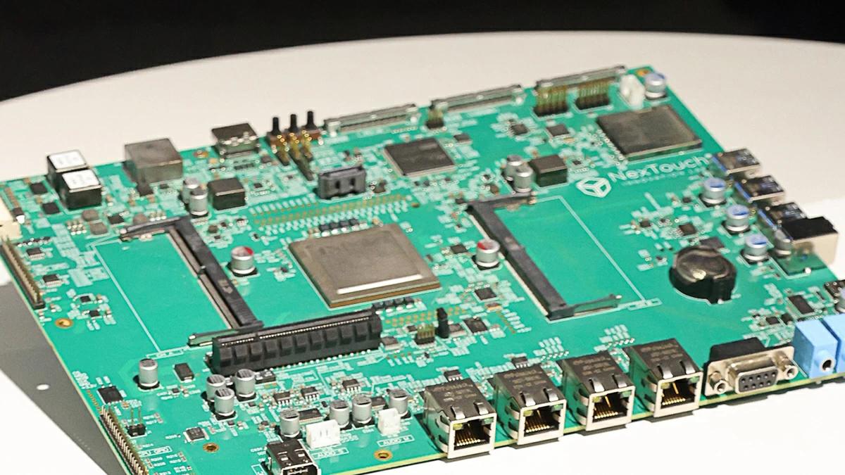 Доля отечественных печатных плат в 2026 году останется невысокой Российские телекомпроизводители не спешат переходить на отечественную электронную компонентную базу ЭКБ В 2026 г российский рынок печатных плат достигнет 25 млн кв дм но на отечественную продукцию из него придется меньше половины только 10 млн кв дм рассказал гендиректор АНО Консорциум Телекоммуникационное оборудование Григорий Ревазян Его статистика основана на анализе планируемых закупок компаний входящих в ТКО Ежегодно спрос производителей телекомоборудования на печатные платы будет увеличиваться на 5 10 прогнозирует АНО ТКО Подписаться niiet Поддержать канал