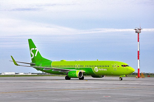 Авиакомпания S7 Airlines возобновила прямые рейсы из Иркутска в Петропавловск-Камчатский Авиакомпания S7 Airlines возобновила выполнение прямых рейсов между Иркутcком и Петропавловском-Камчатским. Перелеты на этом направлении выполняются по вторникам с прибытием в аэропорт назначения в среду. С 7 июня частотность по данному направлению будет увеличена до двух рейсов в неделю, а с 6 июля – до трех рейсов в неделю. Об этом сообщает AVIA.RU. Согласно расписанию, вылет из Иркутска – в 23:50, приземление в Петропавловске-Камчатском – в 08:35 утра по местному времени. Обратный рейс по данному направлению вылетает в 09:50, прибытие в Иркутск – в 11:05. Время в пути составляет 4 часа 45 минут на направлении Иркутск – Петропавловск-Камчатский и 5 часов 15 минут на обратном направлении. Полеты выполняются на лайнерах Boeing 737-800. aviaru.net/n283795