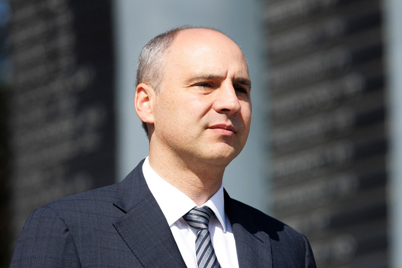 Губернатор Денис Паслер назначил четырёх новых министров в правительство Свердловской области Кадровые перестановки коснулись сразу нескольких ключевых ведомств Все новые члены кабинета приступают к работе с 27 октября 2025 года  Александр Кудрявцев назначен министром общественной безопасности  Анна Кузнецова возглавила министерство агропромышленного комплекса и потребительского рынка  Григорий Сурганов занял пост министра строительства и развития инфраструктуры  Вячеслав Ярин стал министром международных и внешнеэкономических связей ФедералПресс Иван Кабанов Уралити